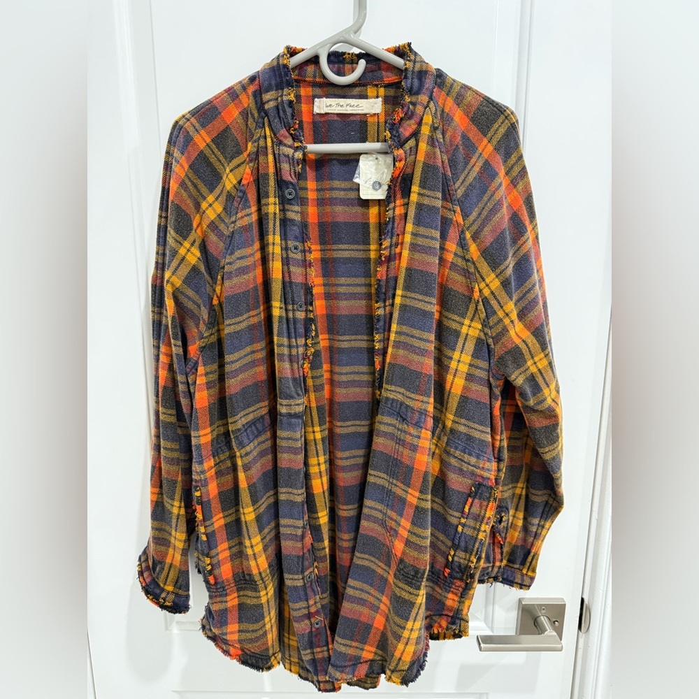 Free people - We the free button up